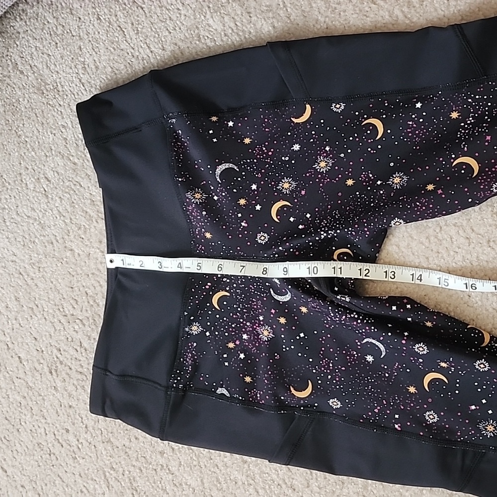 Torrid Active Capri - image 7